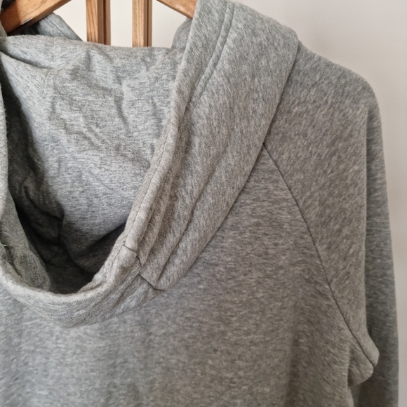 Nike / Men's Sportwear / M Size / Hoodies / Graey Colour / Long Sleeve - Picture 7 of 9